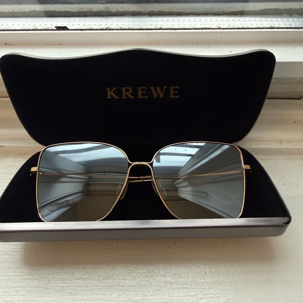 KREWE Dolly Sunglasses with Gold Frame and gradient brown/green tint